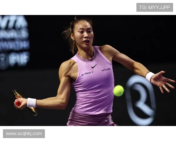 郑钦文关键破发扳平西尼亚科娃，决胜盘遗憾未能延续强势